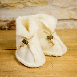 Babyschuhe aus Schafwolle natürlich Babyschuhe aus Schafwolle natürlich