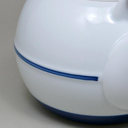 Ručne vyrobená a maľovaná tradičná japonská porcelánová kanvička Yumeji s vrchným uchom