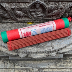 Ručne vyrobené Tibetské vonné tyčinky Kalachakra 50 g / Vytvára príjemnú atmosféru Ručne vyrobené Tibetské vonné tyčinky Kalachakra 50 g / Vytvára príjemnú atmosféru