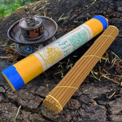 Ručne vyrobené Tibetské vonné tyčinky Yellow Jambala 50 g / Vytvára príjemnú atmosféru Ručne vyrobené Tibetské vonné tyčinky Yellow Jambala 50 g / Vytvára príjemnú atmosféru