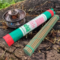 Ručne vyrobené Tibetské vonné tyčinky Guru Rinpoche 50 g / Vytvára príjemnú atmosféru